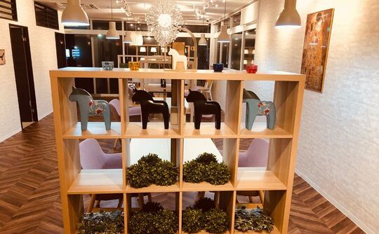 【平尾】≪月給18万円スタート≫≪社会保険完備≫日曜日のお休み可能！営業時間が短く20時までの退勤もOK！！長く安心してお仕事が出来る環境のヘアサロン「SAKURA STYLE 平尾店（サクラスタイルヒラオテン）」からアシスタント（美容師）の求人★☆