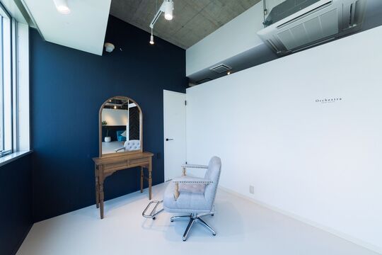 【南森町】≪完全週休2日制≫≪実働8時間≫≪20時台に退勤可能≫美容師として夢をもって働けるサロン！！最短1年半デビューも叶います！確かな技術を学べる環境でありながら、充実した待遇面と居心地の良い空間を提供する「Orchestra（オーケストラ）」からアシスタント（美容師）の求人☆★☆