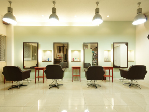 【弥刀】≪完全週休2日制≫≪社会保険完備≫≪パートさんも歓迎≫医療美容や毛髪科学にも力を入れており、新しいことにもどんどん挑戦していきます！他のサロンではなかなか学ぶことのできない技術も学べる「HAIR CREATION CRAFT（ヘアークリエイションクラフト）」からスタイリスト（美容師）の求人☆★