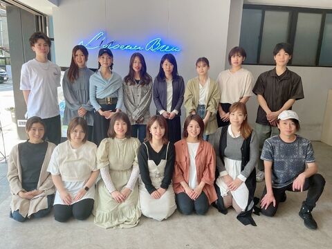 【JR箱崎駅】≪平均退勤時間18:00頃・社保完備・有休あり≫完全予約制でお客様と向き合える環境です。退勤時間も早くお身体の負担も少なめ！！とことんお客様と向き合い、圧倒的なリピート率を誇る人気の艶髪専門店「L’oiseau bleu（ロアゾブルー）」からレセプション（美容師）の求人☆★☆