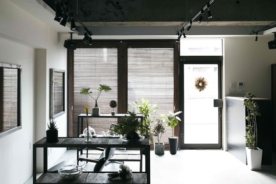 【北浦和】◆完全週休2日制・社会保険完備・18時最終受付・有給休暇あり◆高単価でお客様と関われるヘアケアに特化したサロンです！近い距離でじっくりお客様と関わりたい方は特にオススメ！「caru（カル）」からスタイリスト（美容師）の求人☆★