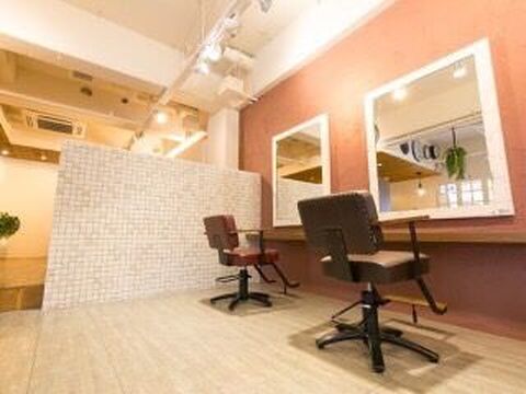 【古川橋】≪大日店も同時募集≫≪インボイス登録なくてもOK≫≪フリー40％／指名50％還元≫≪主婦の方も多数活躍中≫薬剤が豊富なので客単価も上げやすい！ハイトーンと髪質改善のオーダーが人気！スタッフ1人1人に合った働き方を相談にのってくれるサロンで充実した美容師ライフを送りませんか  「shangri-la garden（シャングリラガーデン）」からスタイリスト（美容師）の求人☆★