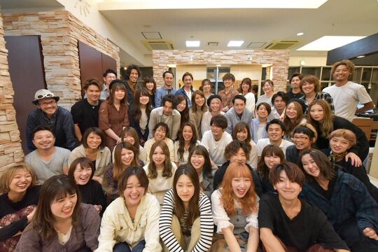 【津田沼】◆最短1年10カ月でのデビューも目指せる・土日休みも月に1日程度相談可能・マツエクやメイクも学べる環境◆常に最先端の薬剤と技術で、トレンドを発信しているサロン「aL-ter che’rie（アルターシェリー）」からアシスタント（美容師）の求人☆★