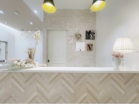 【梅田】≪社保完備≫≪実働8時間≫≪有給休暇あり≫≪完全週休2日≫≪月2回土日休みOK≫≪育児休暇・産休制度あり≫アットホームで働きやすい環境「Extension TOMATO 梅田店（エクステンショントマトウメダテン）」からアイリスト（まつげエクステ・まつげパーマ・アイブロウ）の求人★☆★