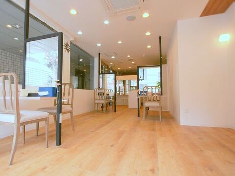 【祇園四条】≪社会保険完備≫≪日曜日・祝日定休≫≪交通費全額支給≫充実した教育体制で個々の成長に合わせたセットスタッフを目指せます！「CASA 四条店（カーサシジョウテン）」からセットスタッフ（美容師）の求人☆★☆