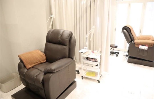 【北野田】≪完全週休二日制・土、日、祝休制度休≫≪月給20万円～≫≪時間給1200円～≫≪社会保険完備≫ママさんアイリストも長く活躍しています！ベルヒル北野田店にあり抜群の集客力！楽しんで働けるスタッフを大切にするサロン！「ehlfa Beauty（イルファビューティー）」からアイリスト（まつげエクステ・まつげパーマ・アイブロウ）の求人☆☆