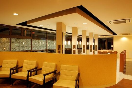 【下松】≪完全週休2日制≫≪社会保険完備≫≪アシスタント月給20万円スタート≫充実の待遇面で長く安心して活躍できる！女性は髪からもっと素敵になるをコンセプトに、確かな技術と癒しを提供する人気ヘアサロン『ROZA seed（ローザ シード）』からアシスタント（美容師）の求人☆☆