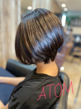 【大久保】≪フリー40％／指名50％還元≫≪40万円以上稼げる≫≪入客チャンス大≫ライフスタイルに合わせて勤務できる委託サロン！スタッフ平均報酬40万円以上でしっかり稼げます！「ATOM（アトム）」からスタイリスト(美容師)の求人☆★