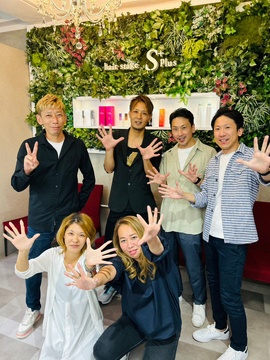 【大久保】≪月8日休み≫≪平均18時半退勤≫≪月給25.5万円≫≪店販歩合20％≫髪質改善とカラーが人気！手荒れに配慮して、体に優しい薬剤を使用。安心して長く働けます！「ヘアステージ エスプラス 大久保店（ヘアステージエスプラスオオクボテン）」からスタイリスト（美容師）の求人☆☆