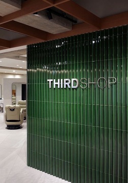 【茶屋町】≪産休育休実績ありで女性が働きやすい環境≫≪全席半個室&最新設備≫≪マンツーマン&高単価≫≪カットカラー2時間枠≫デザインカラー&髪質改善メニューを展開しお客様に居心地の良いサロンを作り上げます！他店舗も同時オープン！「THIRD SHOP 梅田茶屋町店（サードショップウメダチャヤマチテン）」からスタイリスト（美容師）の求人☆★