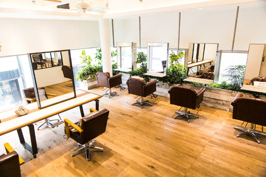 【表参道】≪完全週休2日制≫≪MVP賞与あり≫トレンドを取り入れたおしゃれサロン！ハイクオリティな技術を学べる環境です！「LONESS 表参道（ローネスオモテサンドウ）」からアシスタント（美容師）の求人☆★