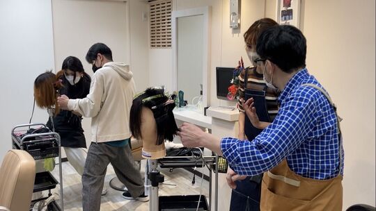 【王子公園】≪日曜定休あり≫≪社会保険完備≫≪営業時間内のレッスン推奨≫≪19時退勤可能！≫美容専門学校の通信の学費はサロンが全額負担！すでに通っている方やこれから通う方も大歓迎！「Prosperity（プラスペリティ）」からアシスタント（美容師）の求人☆★