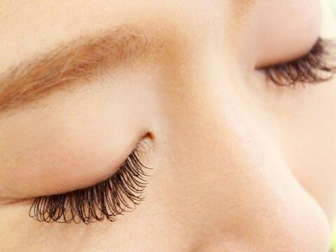 【心斎橋】≪社会保険完備≫≪未経験歓迎≫≪実働8時間≫☆アクセス良好☆技術を磨いてプロのアイリストになれる★☆選べる働き方♪お店は女性らしさが魅力的なかわいいサロンNail&EyeRoom Re:dear（ネイルアンドアイルームリディア）からアイリスト（アイデザイナー・まつ毛エクステ）の求人☆☆