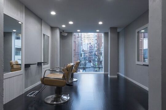 【四ツ橋】≪社会保険完備≫≪お休み充実≫≪確かな技術が身に付く≫頑張った分稼げて、プライベートも充実！しっかりとした接客・技術を学びつつ、自分の力を試すことができます☆サロンワーク以外に、様々な現場で活躍できるスタイリストを目指しましょう♪labcor（ラブコル）からスタイリスト（美容師）の求人☆★☆