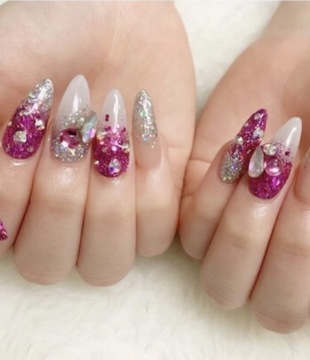 【小路】≪完全自由出勤制≫≪アイリスト・ネイリスト募集≫≪トータルビューティーサロン≫≪完全週休2日制／月給23万円～≫ご自身の入客できる技術のみで入客OK！早回しをすることなく丁寧な施術でお客様に向き合うことができます！「ma'am（マーム）」からネイリスト（ネイル）の求人☆☆