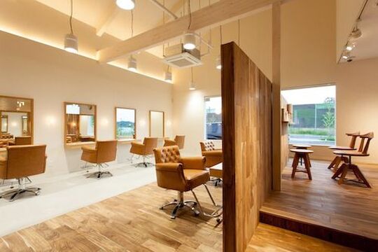 【本城】≪月給23万円〜・社会保険完備・第3日曜日休≫高い歩合の還元率＋働きやすい条件があるので長くお仕事できる環境が揃っています♪オシャレでかわいいヘアサロン「Tortue de Janna（トルチュディジャンナ）」からスタイリスト（美容師）の求人☆★