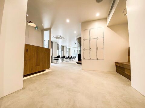 【綱島】◆指名料全額還元・最低保障給あり・自由出勤制・土日休みOK◆エリアトップの口コミ数を頂いており、新規・フリーのお客様の入客チャンス多数。一人ひとりの希望に合った働き方が可能N°3 hair lounge 綱島店（ナンバースリーヘアーラウンジツナシマテンからスタイリスト（美容師）の求人☆★☆