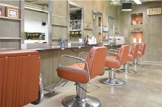 【新所沢】≪営業時間内レッスンOK！≫≪20時までに退勤可能≫≪休日数選択制≫≪有給消化率100％≫≪社会保険完備≫プライベートも充実させられる地域密着サロンです！「Robot Plus（ロボットプラス）」からアシスタント（美容師）の求人☆★