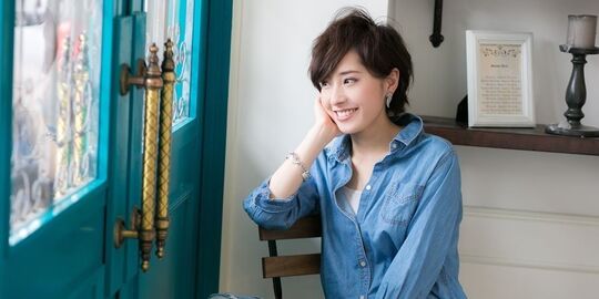 【高宮】≪社会保険完備・完全週休2日制・高月給スタート・社内アカデミーがあり早期スタイリストデビュー可能・未経験新卒生OK≫社内アカデミーがあり営業時間内にレッスン！TV番組の美容師コンテストで優勝したオーナーさんが独自で編み出した似合わせカットを学ぶ事が出来ます！高い技術を学ぶ事が出来る「Lu’ce coco（ルーチェココ）」からアシスタント（美容師）の求人☆★