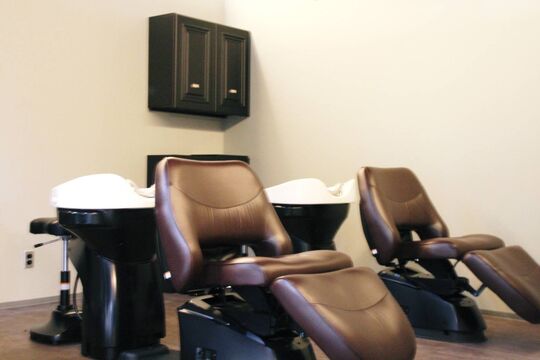 【北条町】≪完全週休2日制≫≪社会保険完備≫≪19時までに退勤可能≫プライベートを大事に働ける！地域の方に愛されるお店です！着付けも学べる環境があります！「WORLD美容室 加西店（ワールドビヨウシツカサイテン）」からアシスタント（美容師）の求人☆★