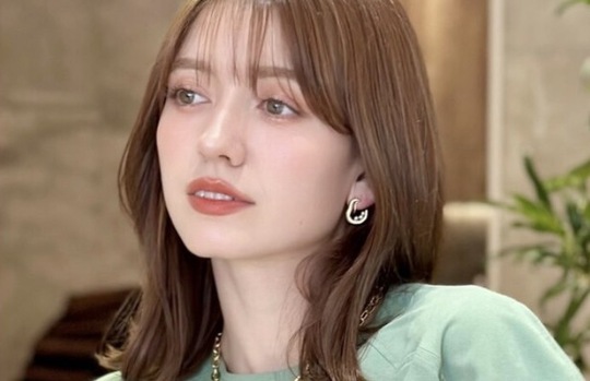 【明治神宮前】≪最短1年3カ月でデビュー可能≫≪アカデミーでレッスン≫教育にも注力している高単価サロン！効率的にデビューを目指せる環境です！「GRAND（グランド）」からのアシスタント（美容師）の求人☆★