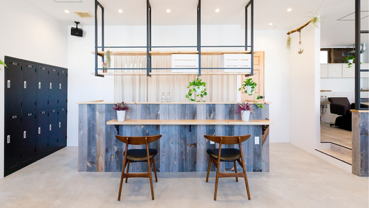 【大橋駅】≪保証給あり・19時以降歩合UP・無償保育園あり・独立支援制度、FC制度あり・ブライダルヘアメイク可能≫完全歩合制（フリー40％／指名50％還元）★月30万円以上や週休2日制など働き方を選べる時代！！「SOHO hair&botanical 大橋（ソーホーヘアーアンドボタニカルオオハシ）」からスタイリスト（美容師）の求人★☆