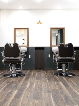 【町田駅】≪最低保障給あり≫≪自由出勤制≫週1日勤務からOK！縛りなく自由に働ける大人気バーバーサロン！稼ぎたい方でも、自分のペースで働きたい方でもOK！完全マンツーマンでお客様1人1人に向き合ったサロンワークができる環境です！「BARBER STYLES 町田店（バーバースタイルズマチダテン）」からスタイリスト（理容師・美容師）の求人☆★