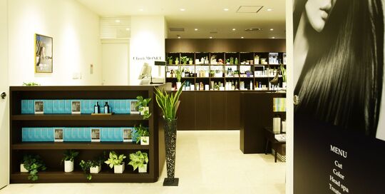 【浦和】◆完全週休2日制・産休育休制度あり・着付けも学べる・社会保険完備◆サロンワーク以外にも興味があることに挑戦できます！幅広い教育システムで多方面で活躍できる美容師を目指せる！「Claude MONET 浦和店（クロードモネウラワテン）」からアシスタント（美容師）の求人☆★