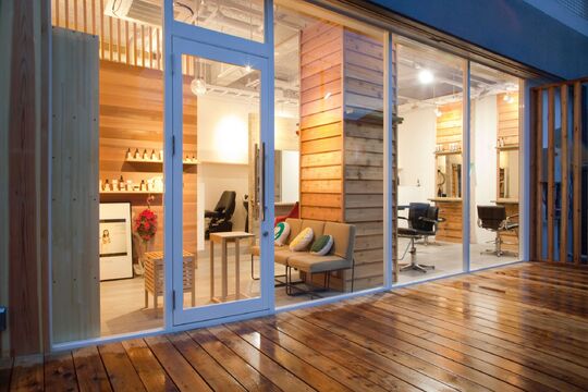 【大和八木】≪社会保険完備≫≪入客チャンスあり≫≪オシャレな小規模サロン≫妥協のない良い商材を扱っており、お客様から絶大な支持を得ています！こだわり抜かれたオシャレな店内で活躍できますよ。「hair_TISM（ヘア ティズム）」からスタイリスト（美容師）の求人☆★☆