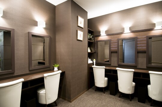 【阪急烏丸】≪家賃補助あり≫≪社会保険完備≫≪産休育休取得実績あり≫実働8時間・土日休みの取得OKなど働きやすい環境です！独自理論の手技を扱うエステサロン「ESTHE STATION 京都店（エステステーションキョウトテン）」からエステティシャンの求人☆★