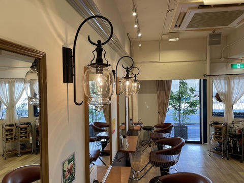 【摂津富田】≪完全週休2日制≫女性スタッフさん達が長く働けるように働きやすい環境を意識していると自然とそうなりました！スタッフさんの定着率もバッチリのサロン「raf grande stanza（ラフグランデスタンザ）」からスタイリスト（美容師）の求人☆☆