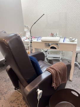 【三宮】≪ママさん歓迎≫≪土曜休みOK≫少人数制のサロン 贅沢な空間で、ゆったり施術することができますよ！「REAL（リアル）」からネイリスト（ネイル）の求人☆☆