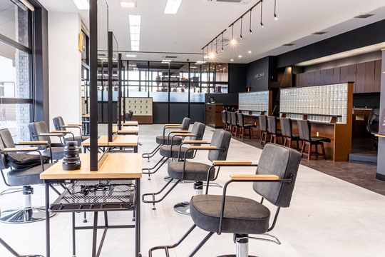 【別府】≪社保完備♪≫≪完全週休2日制≫≪家族手当あり≫など、一生働いて行ける環境がGood!!チームワーク抜群の地域密着型サロン「LASSIC HAIR 加古川店（ラシックヘアーカコガワテン）」からスタイリスト（美容師）の求人☆★