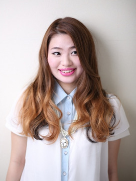 【星ヶ丘】≪平均退社時19時半！≫≪社会保険完備≫≪カットの入客チャンス多数あり≫≪ママさん美容師も歓迎≫お客様と密に関わり、深いお付き合いをしていきます。個人個人の意見や個性を尊重するスタイルなので、自分だけのウリを作っていく事も可能！「Emotion（エモーション）」からスタイリスト（美容師）の求人☆★☆