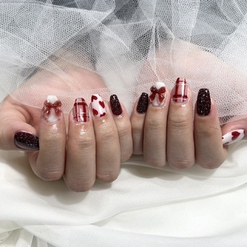 【三宮】≪完全週休2日制≫≪16時までの勤務OK≫≪土曜休みOK≫≪週2,3日～、1日4時間～≫≪交通費全額支給≫洗練されたシンプルなデザインが大人女性を中心に人気のネイルサロン！アットホームで落ち着いた空間なので安心して働けます。「Riti by merci（リティーバイメルシー）」からネイリスト（ネイル）の求人☆☆