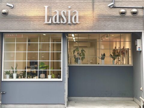 【六地蔵】≪月に1回土日連休あり≫≪社会保険完備≫≪19時台に退勤可能≫≪有給休暇あり≫サロンワークとプライベートが両立できる環境！ヘア＆アイラッシュ併設の地域密着型ビューティーサロン「Lasia eyelash&nail（ラシアアイラッシュアンドネイル）」からネイリスト（ネイル）の求人★☆★