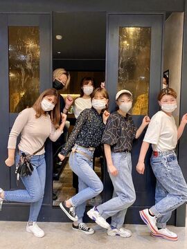 【菊名】◆月40万円の保障あり・社会保険完備・ライフスタイルに合わせた雇用形態を選択◆ママさんスタイリストも大歓迎です！バツグンの集客力で顧客がいない方でも安心！最新薬剤でお客様満足度も高い「REM-kikuna-（レムキクナ）」からスタイリスト（美容師）の求人☆★