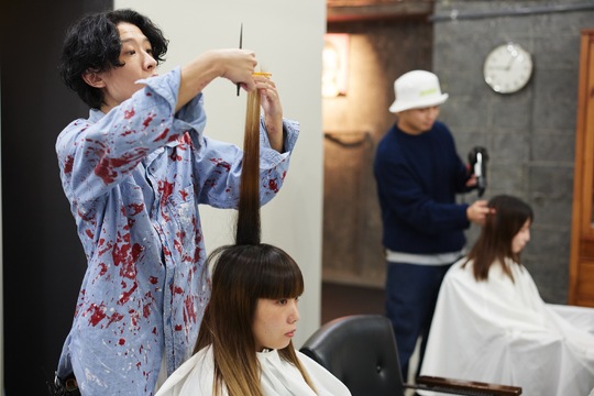 【曽根】《月給24万円スタート》《社会保険完備》「美容好き」な明るく前向きなスタッフばかり！互いを思いやりながらお店づくりをしています。各エリアに続々出店中の人気サロン「LUCE for hair.（ルーチェフォーヘアー）」からスタイリスト（美容師）の求人です☆★☆