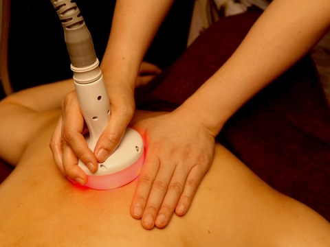 【新横浜】≪週3日～の勤務でOK≫風通しの良いフラットな環境で働くことができます！未経験の方でも安心のレッスン体制を整えている人気サロン！「PLATINUM AROMA 新横浜店（プラチナムアロマシンヨコハマテン）」からエステティシャンの求人☆☆