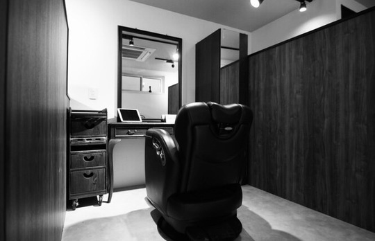 【四谷三丁目】≪正社員・パート・業務委託から選択OK≫≪全席半個室≫仕事もプライベートも充実できる大人気メンズバーバー！家庭も仕事も大切にしたい方を応援しています！「KING MAN BARBER 四ツ谷店（キングマンバーバーヨツヤテン）」から理容師（理容室）の求人☆★