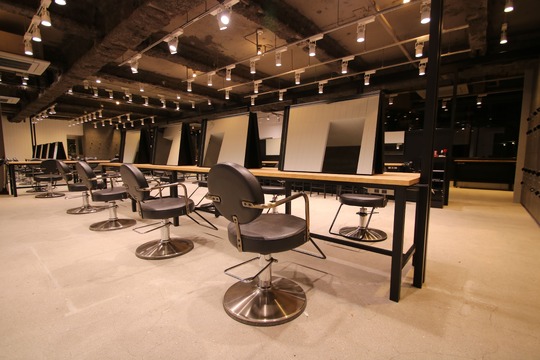 【中野】◆最低保障給あり・撮影ブース完備◆業界屈指の集客力でたくさんのお客様を担当できます！ITを駆使し、業界をリードするサロン「IT by ALBUM 中野店（アイティーバイアルバムナカノテン）」からスタイリスト（美容師）の求人☆★