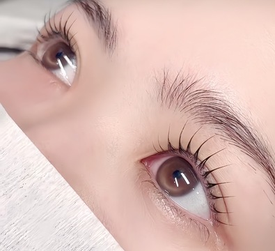 【逆瀬川】≪未経験から研修OK≫≪自由出勤制≫≪土日休みや連休もOK≫実力派のアイラッシュサロン！！アイリストの経験を活かしてしっかり稼げるシステムがあります！「EYELASH RESORT MEGAMI 宝塚店（メガミリゾートメガミタカラヅカテン）」からアイリスト（まつげエクステ・まつげパーマ・アイブロウ）の求人☆☆