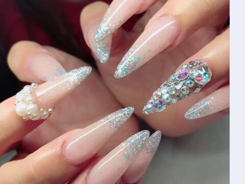 【平野】≪実働8時間 有給あり ≫20時まで勤務できる方にお勧め☆トータルビューティ―の可愛い路面店″Free Brillant（フリーブリリアント）″よりネイリスト（ネイル）の求人★☆★