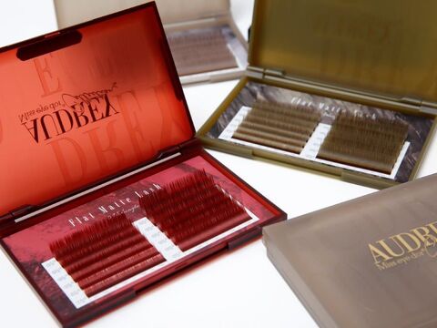 【上大岡】≪高待遇！≫≪社会保険完備≫≪シングル120本オフ無し90分≫≪パートさんは16時迄の勤務OK≫働きやすい環境で施術時間もゆったり！お客様1人1人にしっかり向き合えます！経験者さんもスキルアップできるサロン「Cute（キュート）」からアイリスト（アイデザイナー・まつ毛エクステ）」の求人☆☆