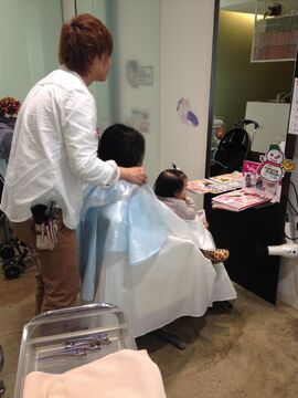 【野並】≪月給19〜22万円≫≪社会保険完備≫≪営業中レッスン可≫充実した福利厚生で安心して美容師として働き成長できるサロン。ケアやヘッドスパ、接客が好きな方にオススメ！落ち着いた雰囲気のアットホームサロン「SPICE（スパイス）」からアシスタント（美容師）の求人☆★☆