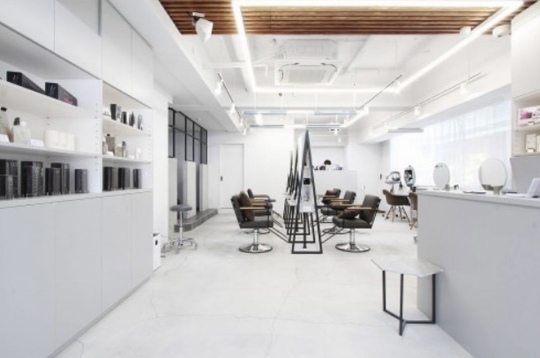 【表参道】≪高単価サロン≫≪業務委託or正社員で選択可能≫抜群の集客力がウリの人気サロン！稼ぎやすさも働きやすさも兼ね備えた、長く活躍できる環境です！「DAL．（ダル）」からスタイリスト（美容師）の求人☆★