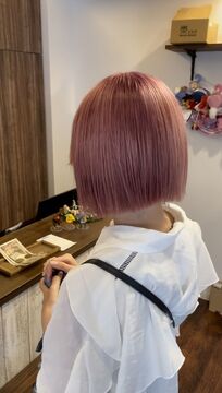 【大久保】■19時退勤可能・有給休暇あり・産休育休制度あり■少人数制サロンだからこそ、お客様とも密に関われます！「toi,toi,toi,（トイトイトイ）」からのスタイリスト（美容師）の求人☆☆