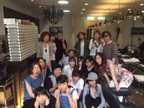 【近鉄奈良】≪月8,9日休み＆日曜定休あり≫≪社会保険完備≫自分の売上に応じてしっかり評価していただける環境ですよ！エクステの需要が高く、平均客単価は1万円以上！トレンド発信型トータルビューティーサロン「IVAn＆LIZ（イヴァンアンドリズ）」からスタイリスト（美容師）の求人☆★☆