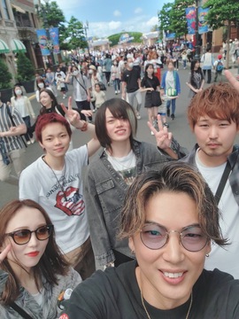 【西鉄久留米】≪未経験・新卒生OK≫離職率が低いのはスタッフ同士が支え合いながらお仕事をしているから！スタッフさんの自主性を大切にしている人気のヘアサロン「VOiCE Y’s BRAND（ボイスワイズブランド）」からアシスタント（美容師）の求人★☆