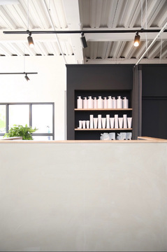 【徳重】◆ママさん歓迎・完全週休2日制・社会保険完備・19時台に退勤可能◆幅広い年齢層のスタッフが活躍中！ゆったりと自身の希望に合わせて勤務が可能です。サロンワーク中心でプライベートも充実させられる「Renata hair Caro（レナータヘアーカロ）」スタイリスト（美容師）の求人☆★